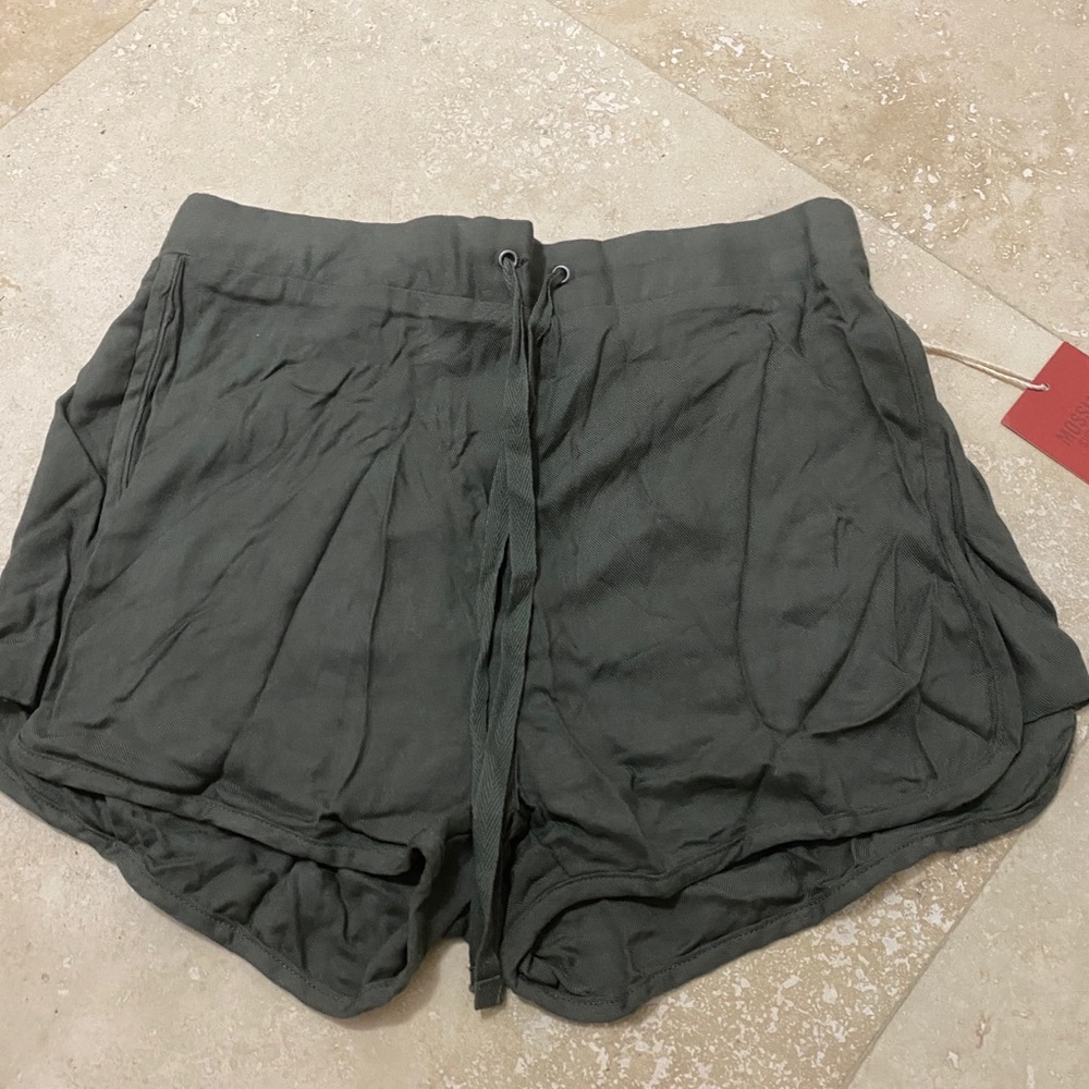 mossimo flowy army green shorts
